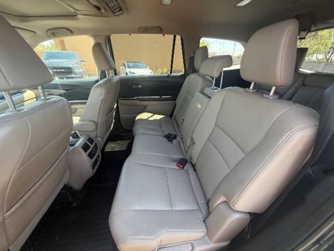 Used 2016 Honda Pilot Touring image 19