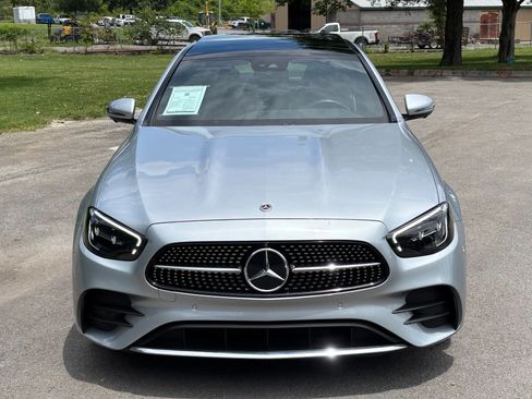 Used 2022 Mercedes-Benz E 350 4MATIC Sedan image 5