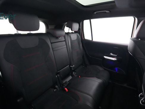 Used 2023 Mercedes-Benz EQB 300 4MATIC image 5