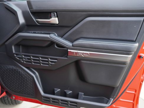 Used 2025 Toyota Tacoma TRD Off-Road image 28