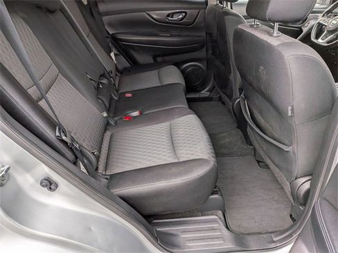 Used 2019 Nissan Rogue SV image 29