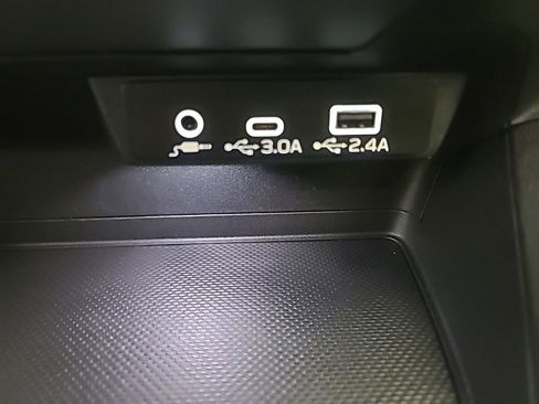 Used 2025 Subaru Crosstrek 2.0i Premium AWD/4WD image 34