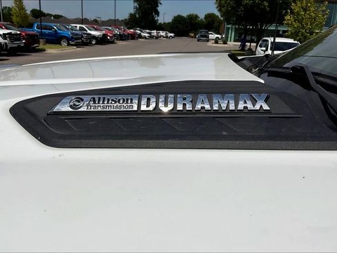 Used 2024 Chevrolet Silverado 2500 LT image 32