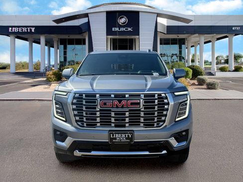 Used 2025 GMC Yukon XL Denali AWD/4WD image 4
