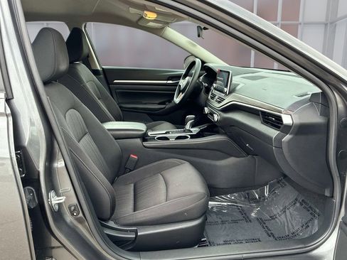 Used 2023 Nissan Altima 2.5 SV FWD image 10