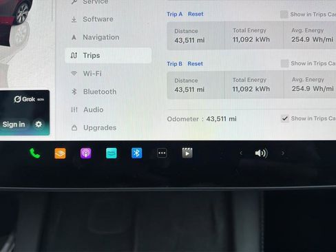 Used 2023 Tesla Model Y Long Range image 21