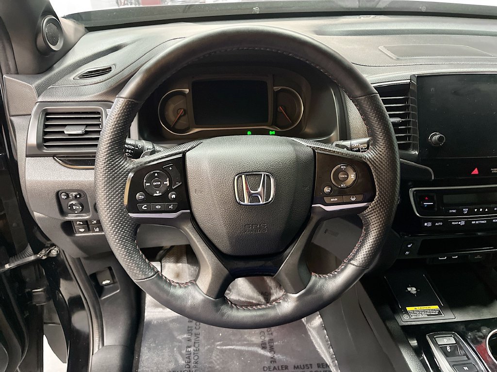 Used 2025 Honda Passport Black Edition image 11