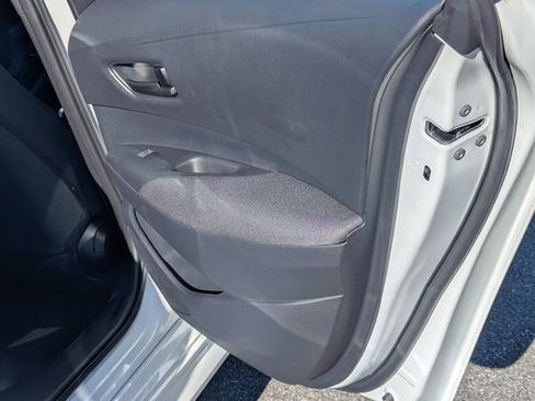 Used 2025 Toyota Corolla LE image 15