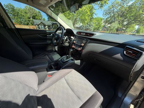 Used 2018 Nissan Rogue Sport SV AWD/4WD image 17