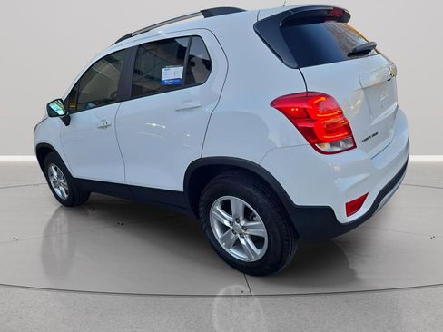 Used 2022 Chevrolet Trax LT w/ LT Convenience Package image 18