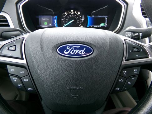 Used 2018 Ford Fusion SE image 17