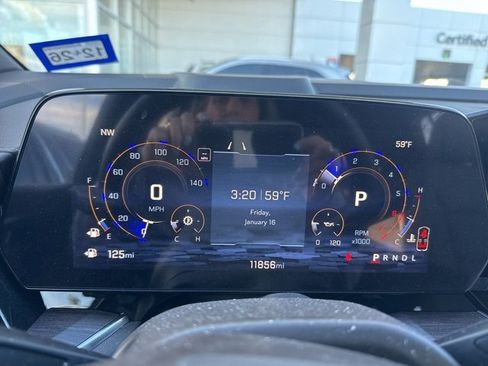 Used 2025 Chevrolet Suburban LT w/ Comfort Package image 7