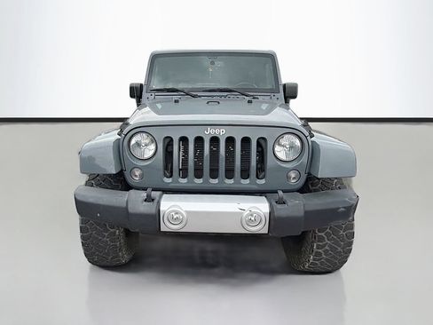 Used 2015 Jeep Wrangler Unlimited Sahara w/ Connectivity Group AWD/4WD image 2