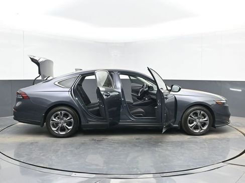 Used 2023 Honda Accord EX image 49