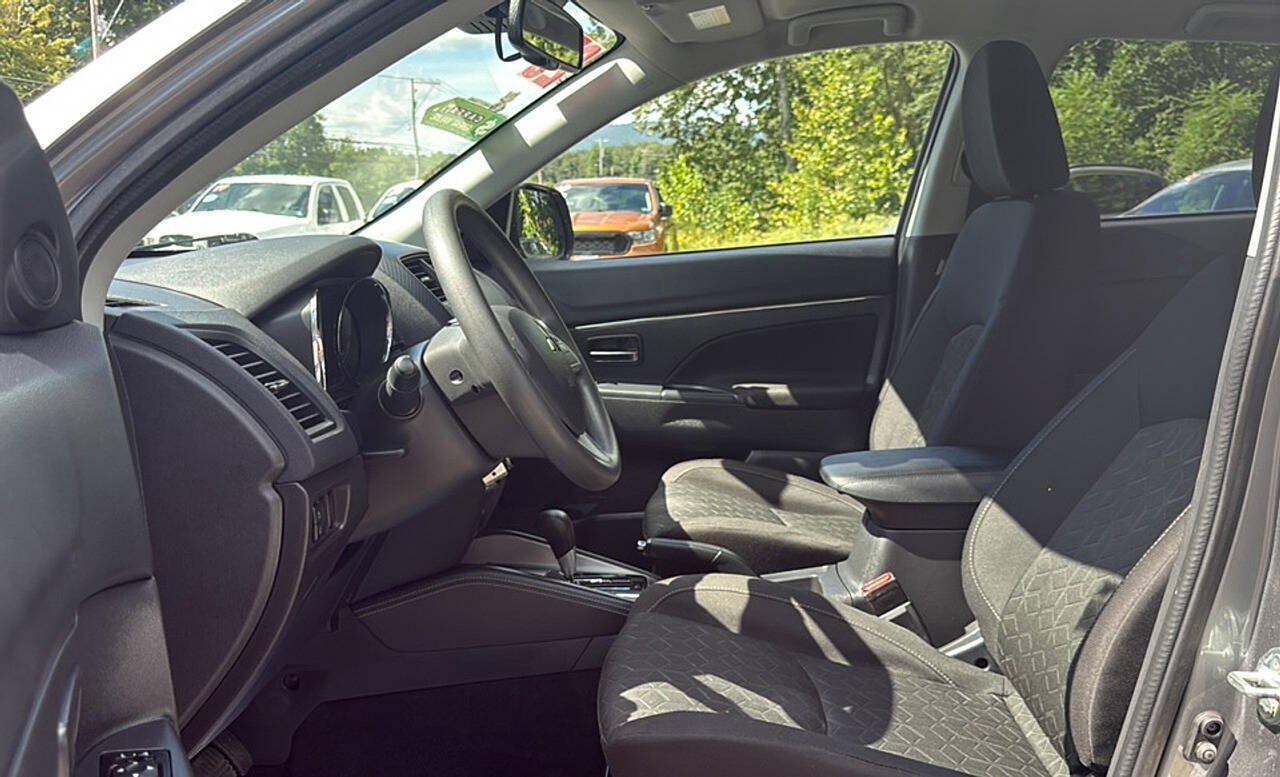 Used 2025 Mitsubishi Outlander Sport AWD image 15