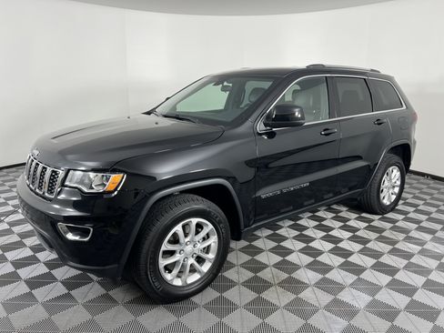 Used 2021 Jeep Grand Cherokee Laredo X AWD/4WD image 8