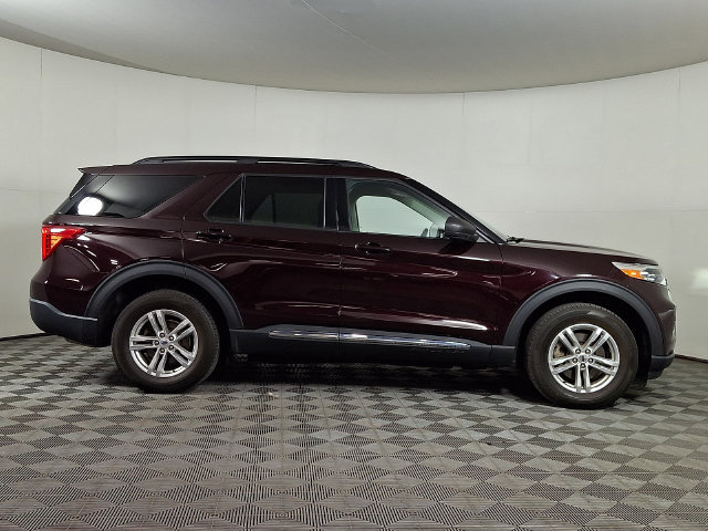 Used 2023 Ford Explorer XLT w/ Class IV Trailer Tow Package AWD/4WD image 10
