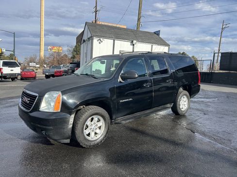Used 2014 GMC Yukon XL SLT image 1