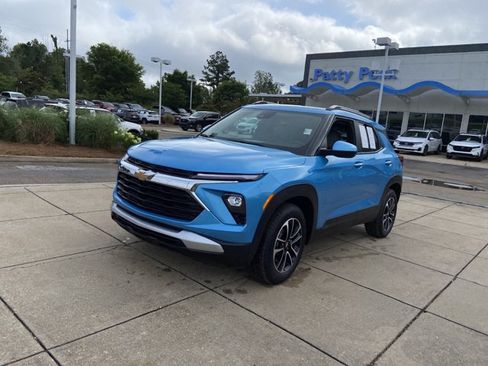 Used 2026 Chevrolet TrailBlazer LT FWD image 4