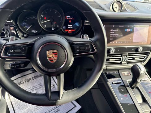 Used 2024 Porsche Macan AWD/4WD image 28