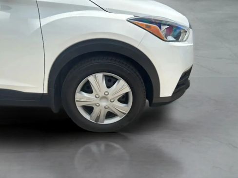 Used 2020 Nissan Kicks S FWD image 44