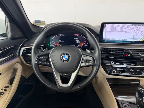 Used 2023 BMW 530i w/ Premium Package RWD image 31