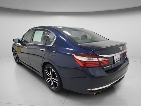 Used 2016 Honda Accord Sport image 5