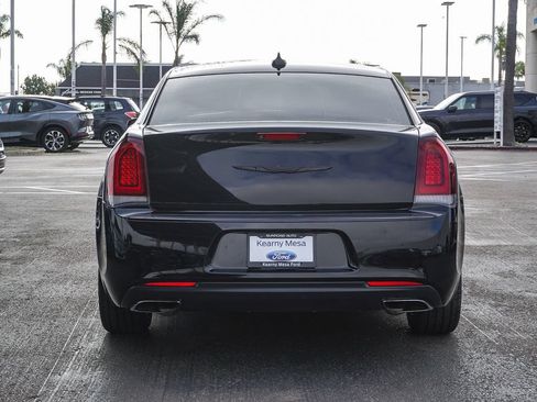 Used 2017 Chrysler 300 S RWD image 6