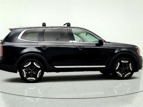 Used 2024 Kia Telluride EX w/ EX Captain's Chair Package FWD image 4