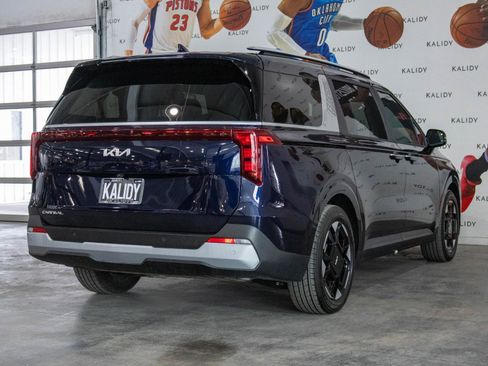 Used 2026 Kia Carnival EX image 26