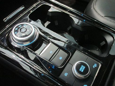 Used 2024 Ford Explorer XLT w/ Equipment Group 202A image 23