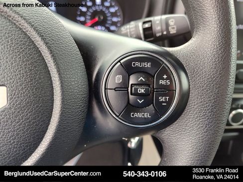 Used 2022 Kia Soul LX image 18