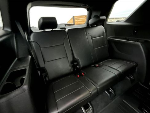 Used 2023 Chevrolet Traverse High Country image 28