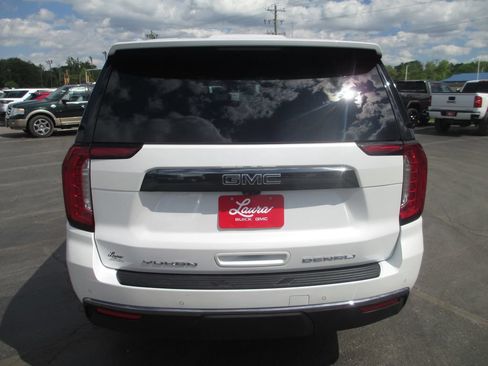 Used 2024 GMC Yukon XL Denali Ultimate AWD/4WD image 7