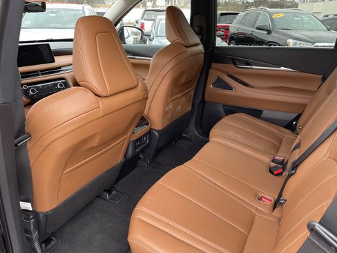 Used 2024 INFINITI QX60 Sensory w/ Vision Package image 12