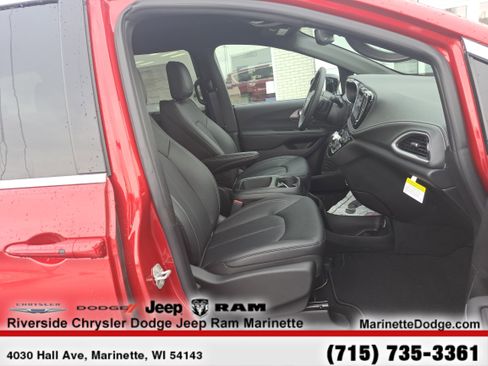 New 2026 Chrysler Pacifica Select image 25