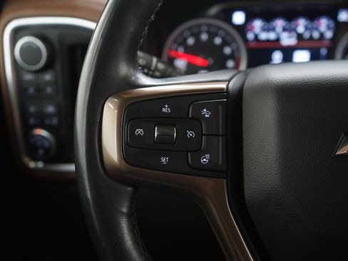 Used 2019 Chevrolet Silverado 1500 High Country w/ Technology Package AWD/4WD image 25