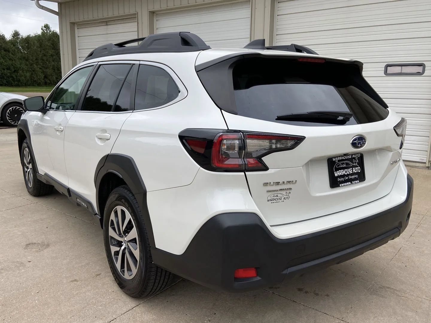 Used 2024 Subaru Outback Premium AWD/4WD image 5