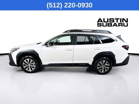 Used 2025 Subaru Outback Premium image 5