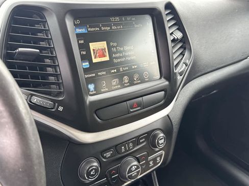 Used 2017 Jeep Cherokee Limited w/ Trailer Tow Group image 23