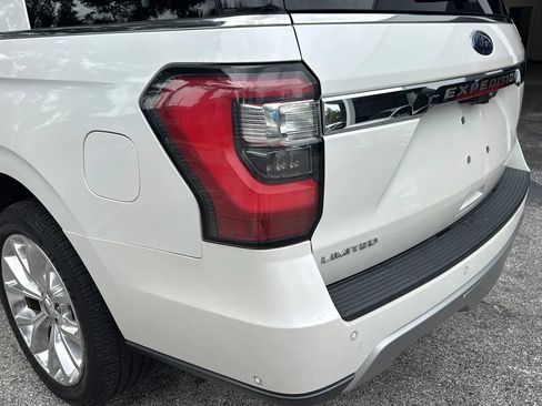 Used 2018 Ford Expedition Limited w/ Equipment Group 302A AWD/4WD image 43