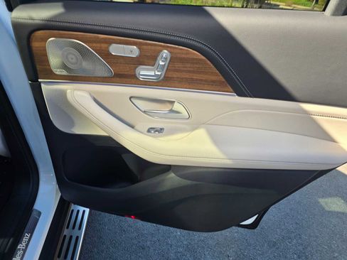 New 2026 Mercedes-Benz GLS 580 4MATIC image 14