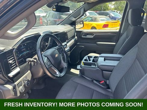 Used 2025 Chevrolet Silverado 1500 LT RWD image 8