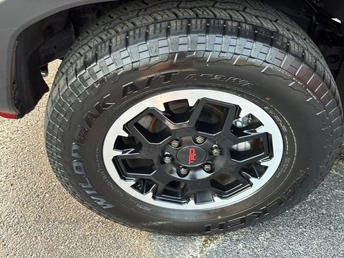 Used 2025 Toyota 4Runner TRD Off-Road Premium w/ Tow Technology Package AWD/4WD image 35