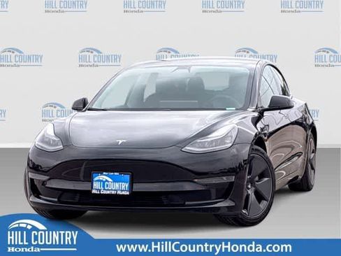 Used 2021 Tesla Model 3 Standard Range RWD image 1