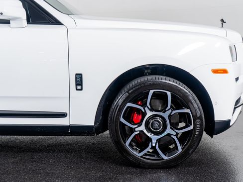 Used 2023 Rolls-Royce Cullinan Black Badge image 6