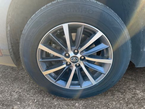 Used 2019 Toyota Highlander XLE image 15