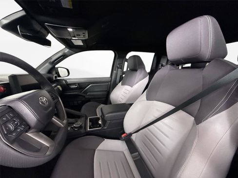 Certified 2025 Toyota Tacoma TRD Sport image 3