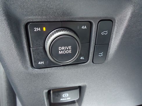 Used 2025 Ford Expedition Max Active AWD/4WD image 15