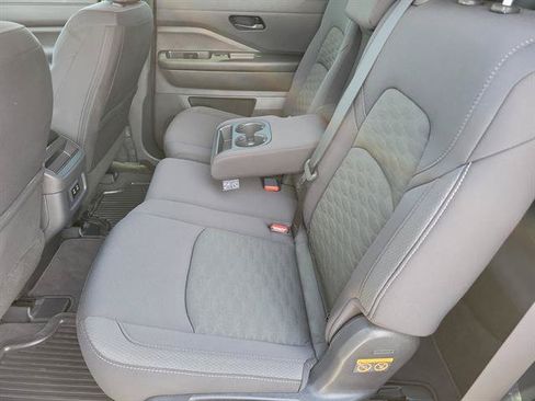 Used 2026 Nissan Pathfinder SV FWD image 7